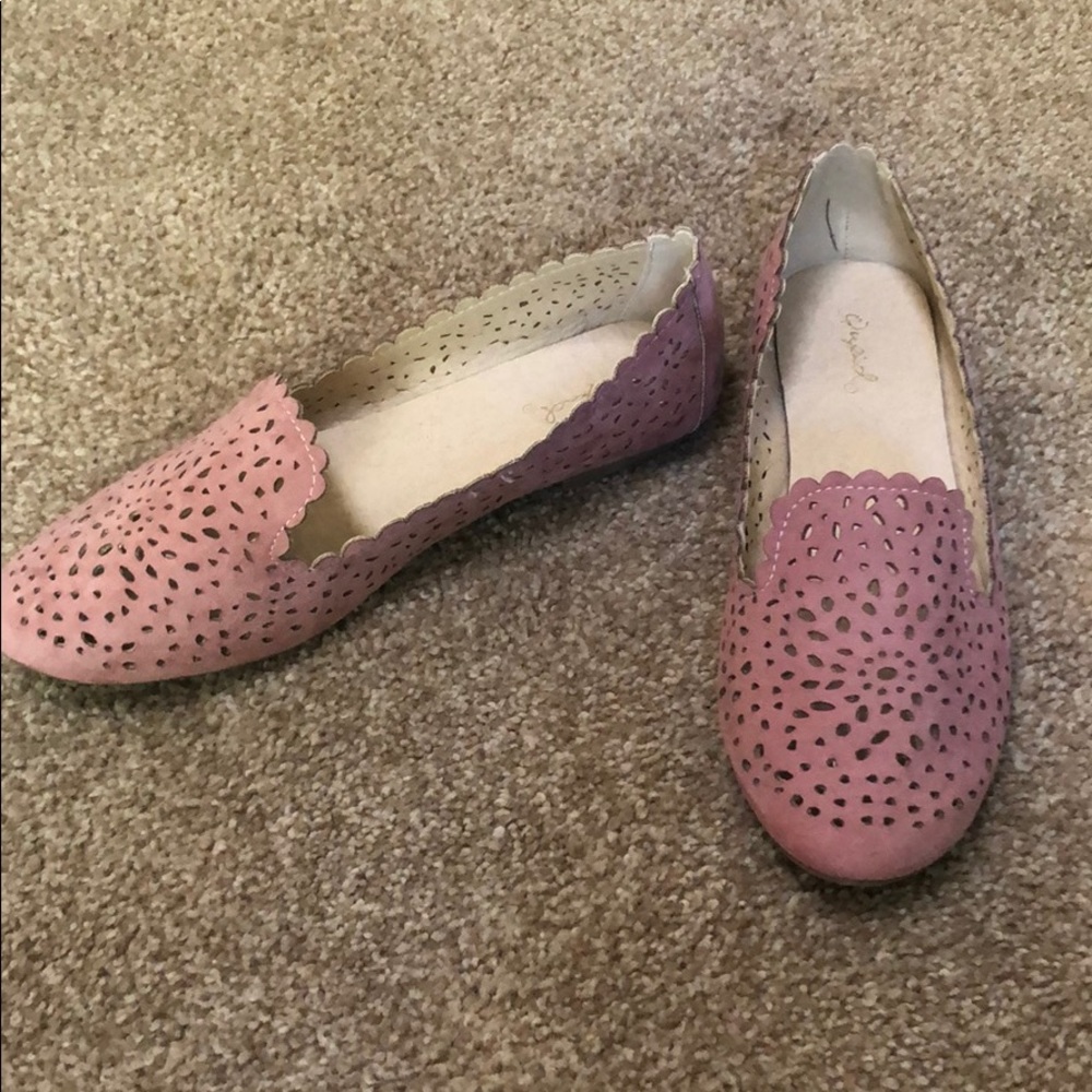 Flats - Picture 2 of 5